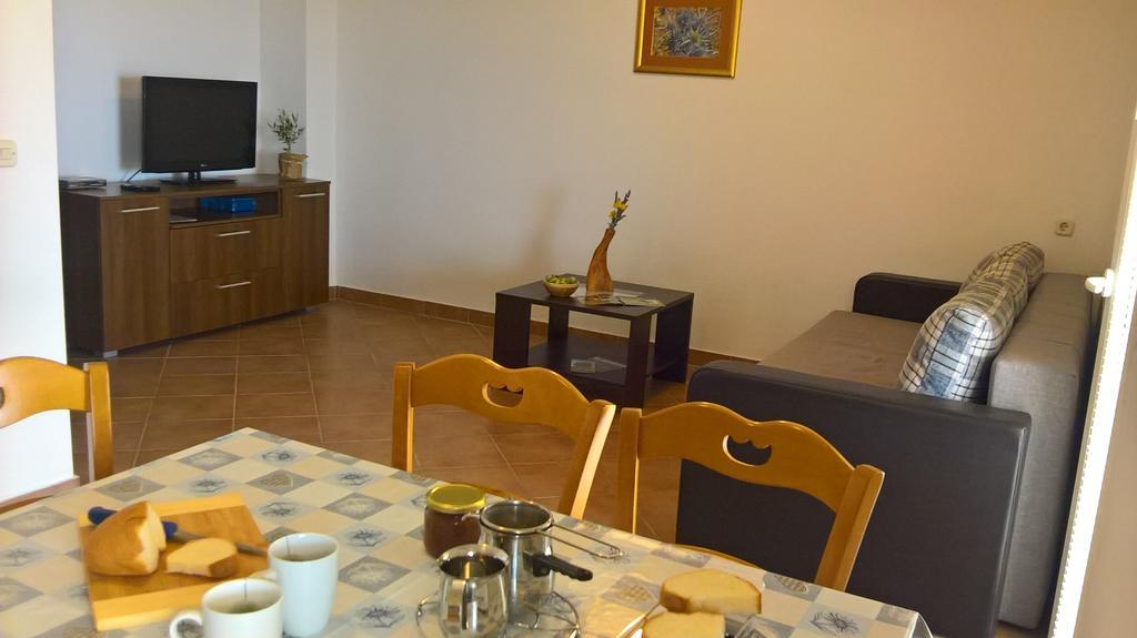 Apartments Krusvina Lun  Εξωτερικό φωτογραφία